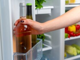 Passo a Passo: como gelar vinho na geladeira da maneira correta?